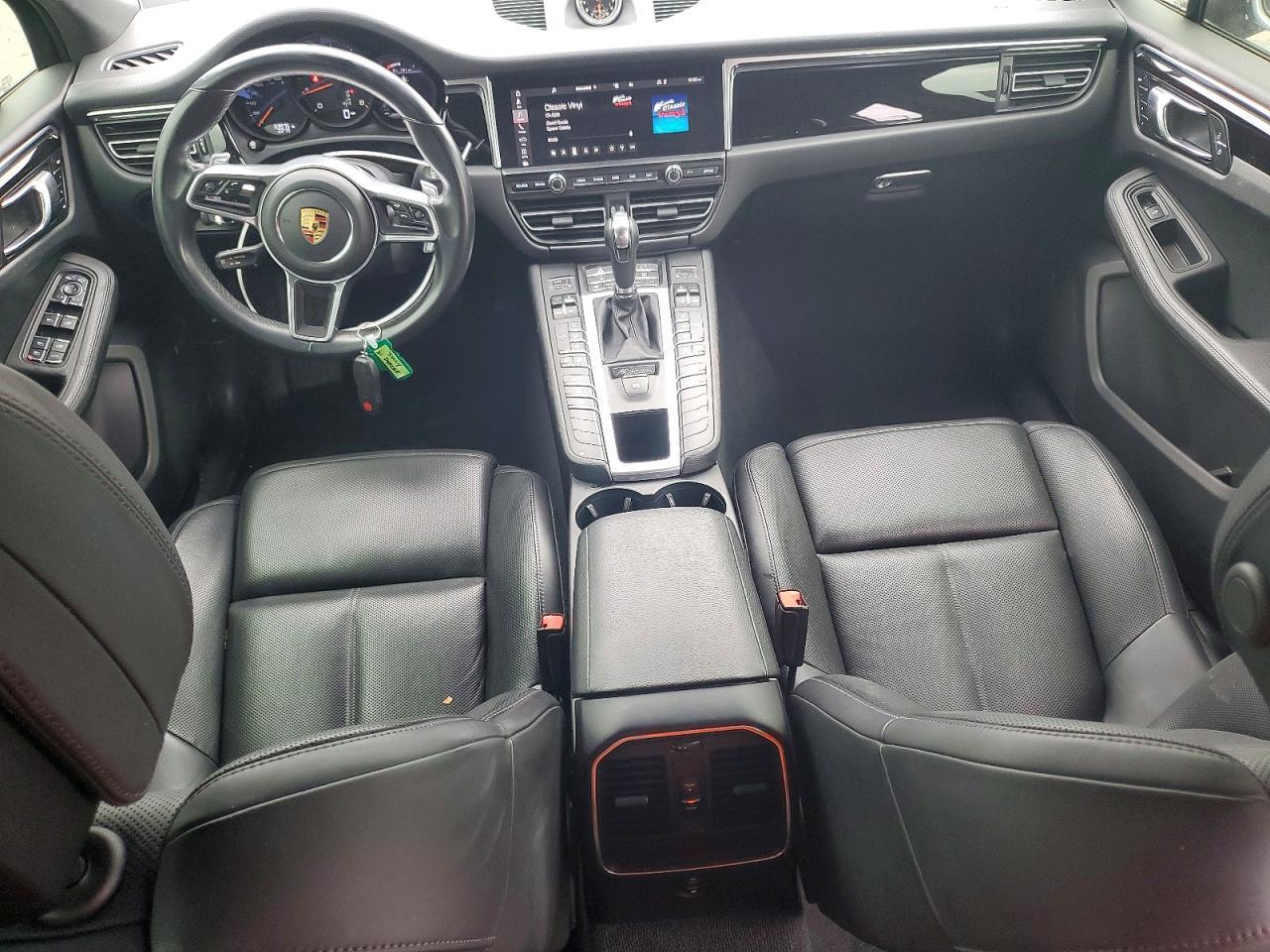 2021 PORSCHE Macan