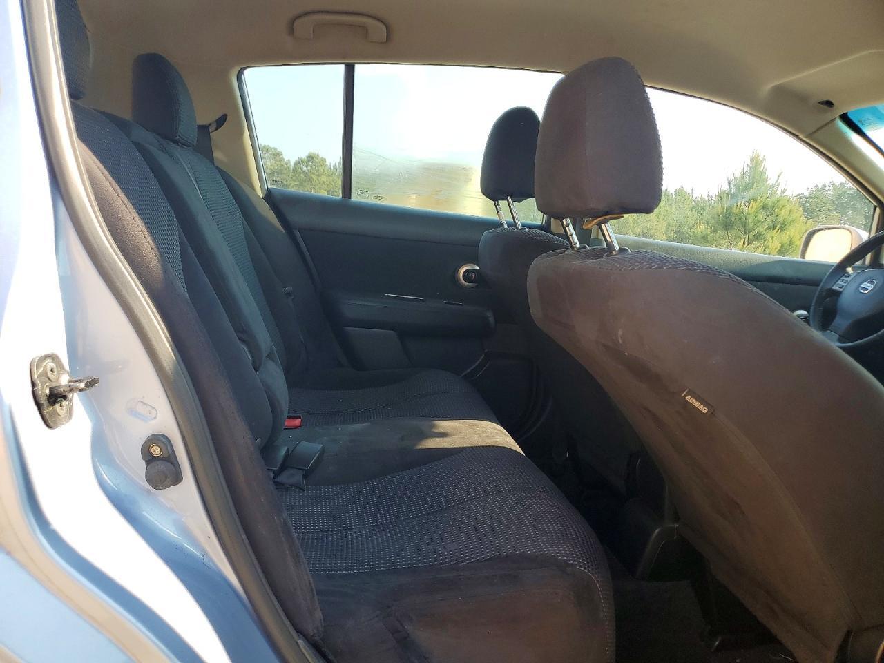 2011 NISSAN VERSA