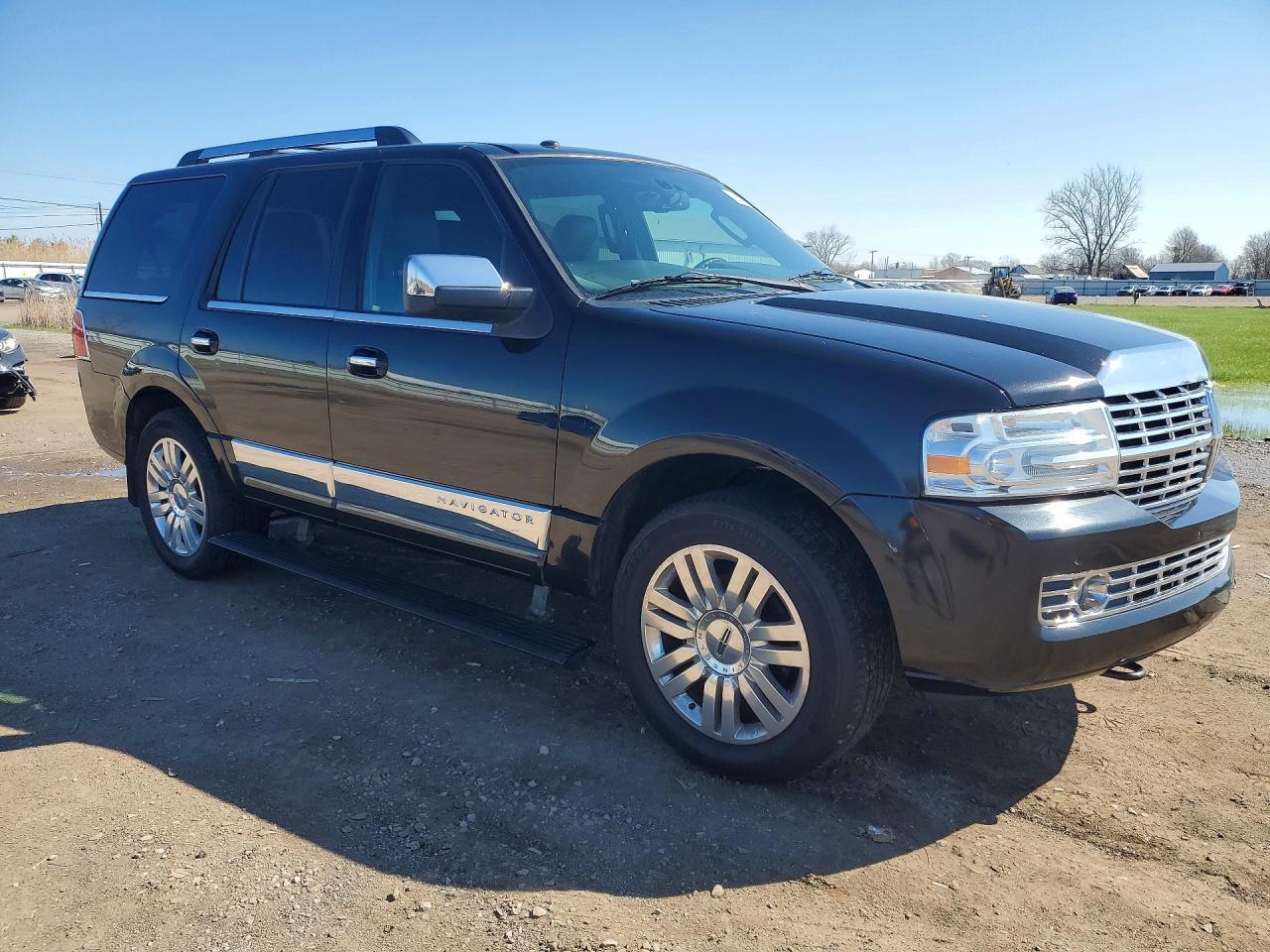 2013 LINCOLN Navigator
