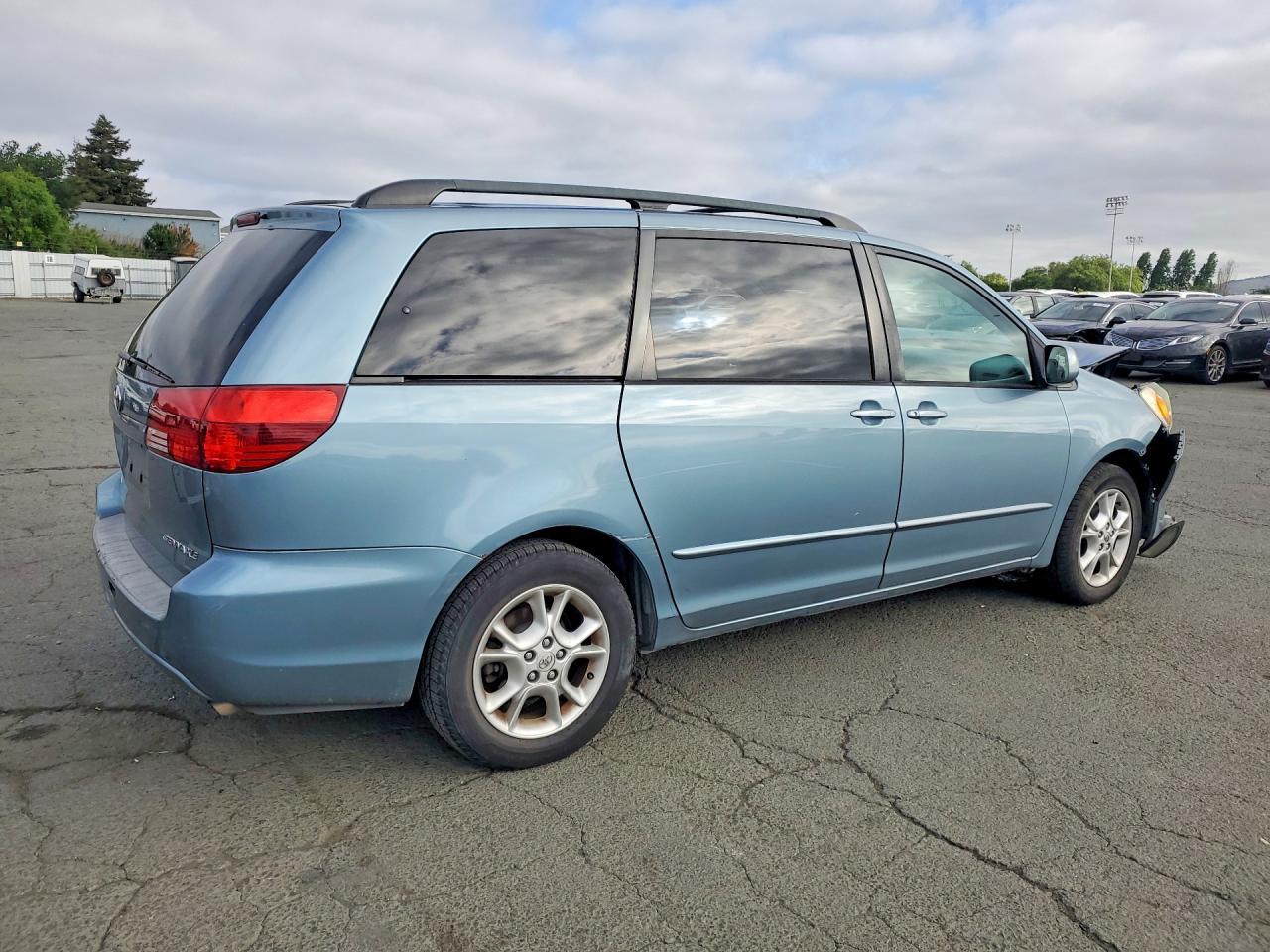 2005 TOYOTA SIENNA