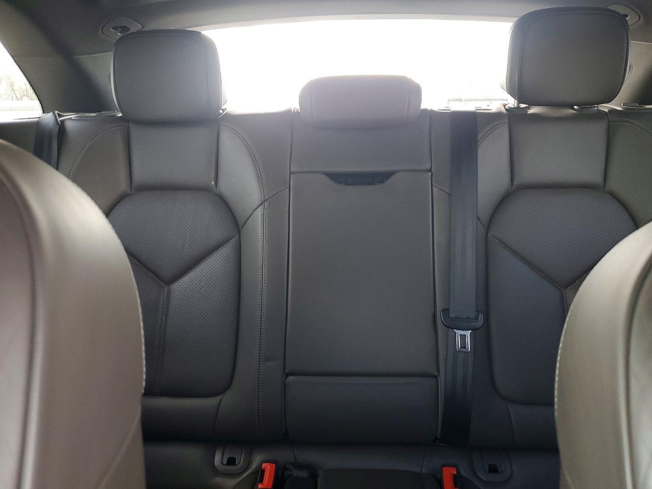 2015 PORSCHE Macan