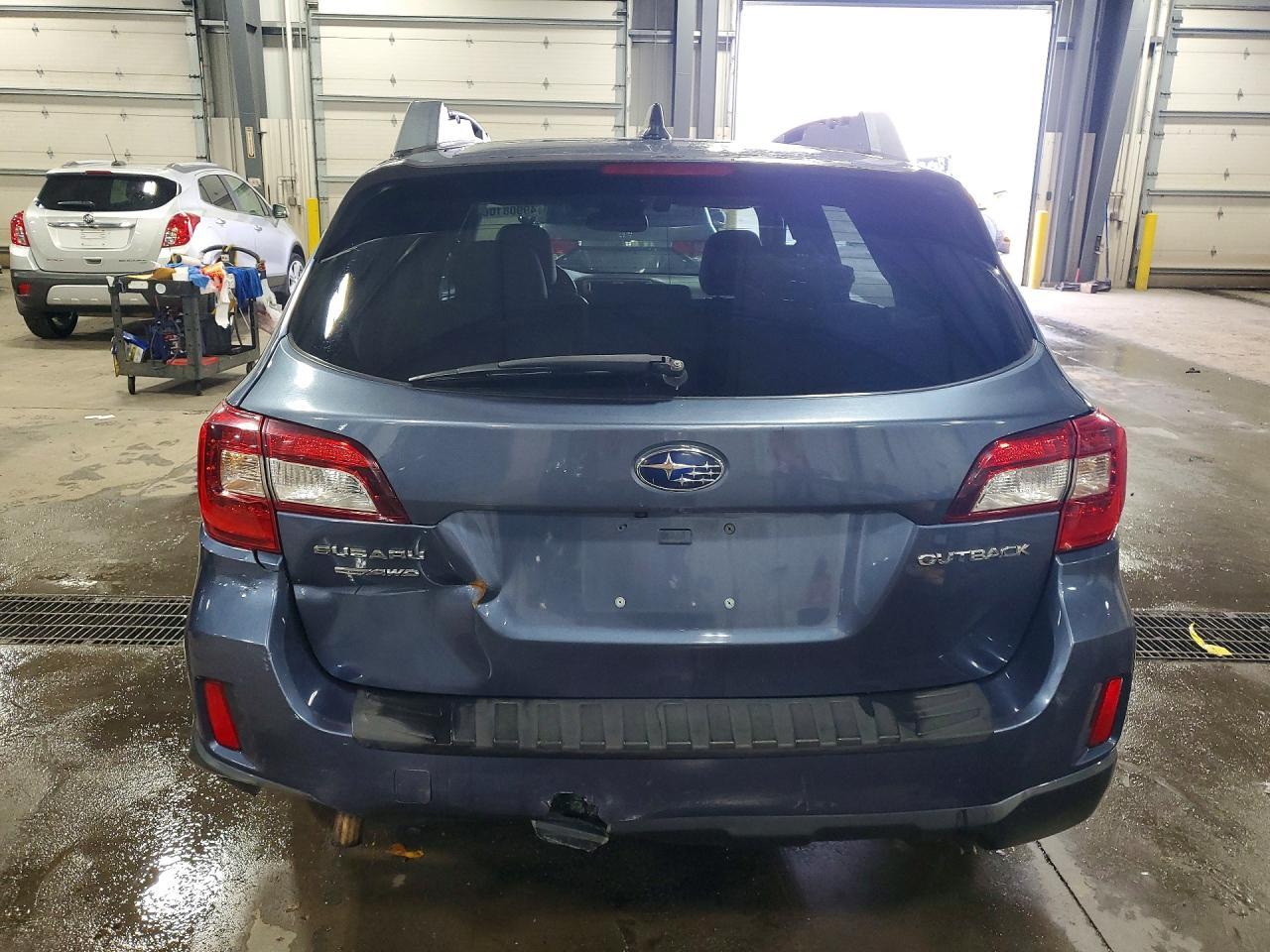 2016 SUBARU Outback