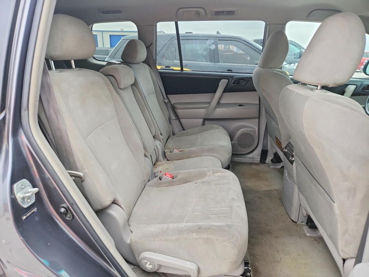 2010 TOYOTA HIGHLANDER