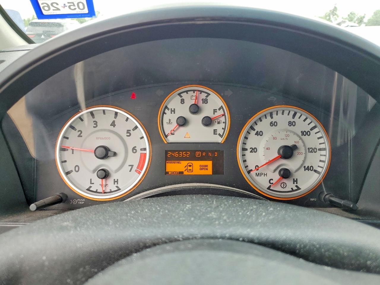 2012 NISSAN Titan
