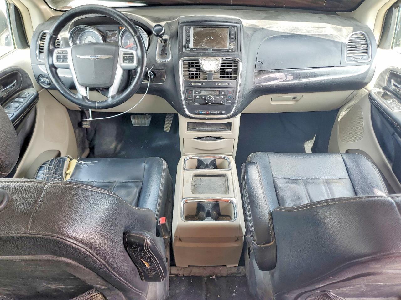2013 CHRYSLER Town & Country