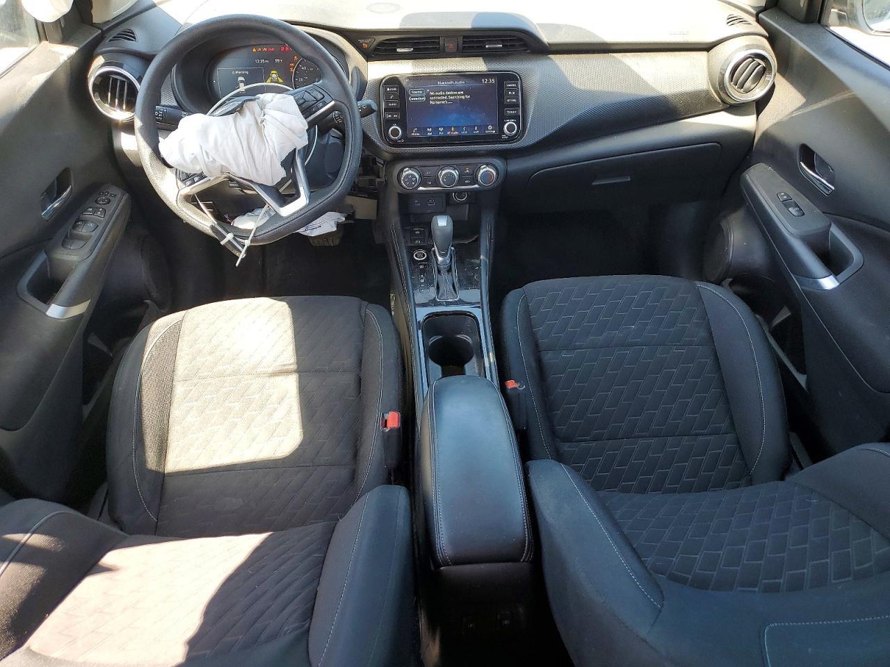2024 NISSAN KICKS