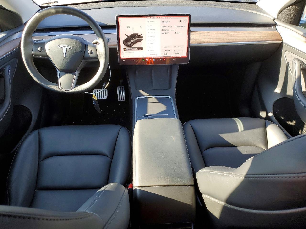 2025 TESLA MODEL Y