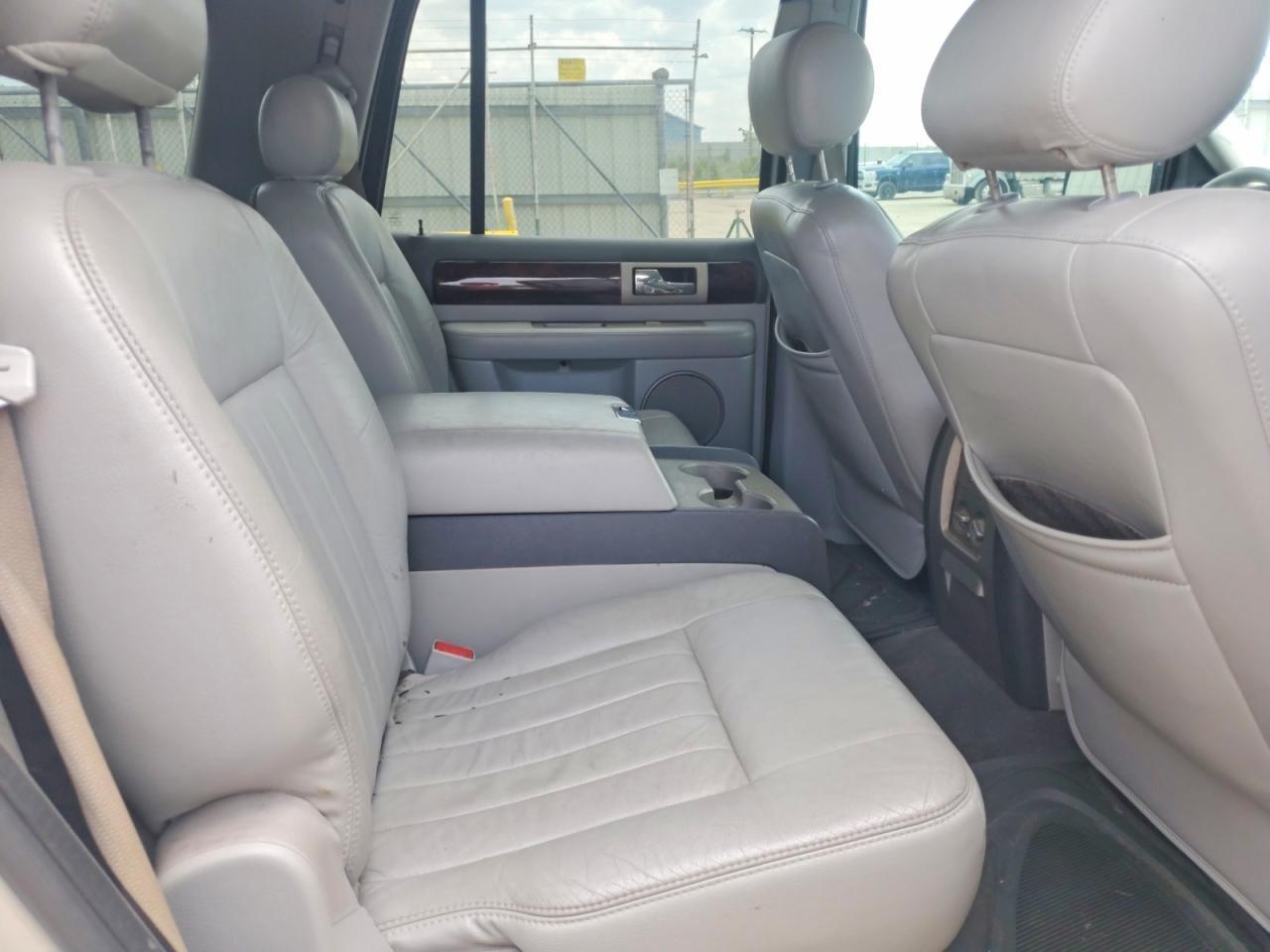 2005 LINCOLN Navigator