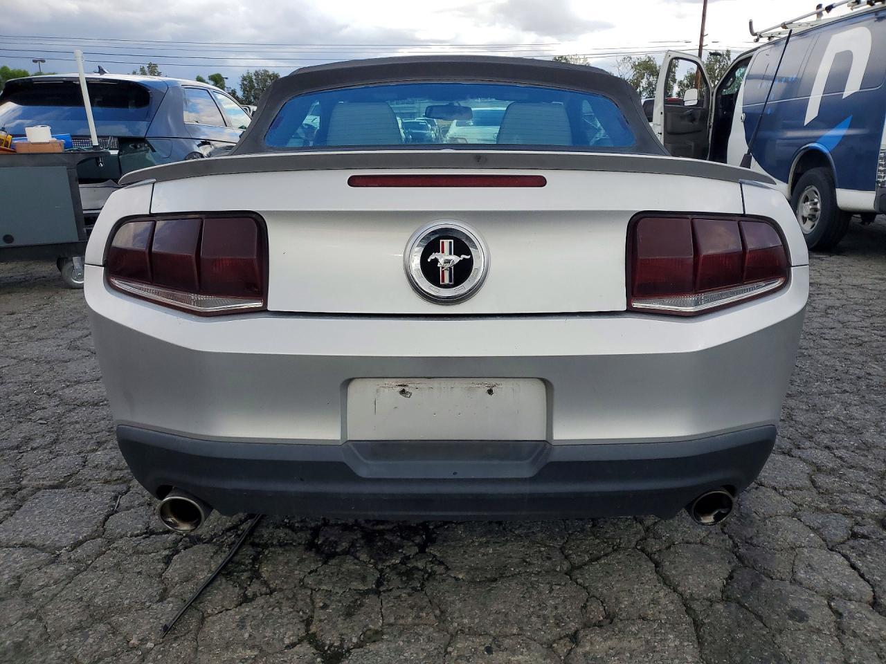2011 FORD MUSTANG