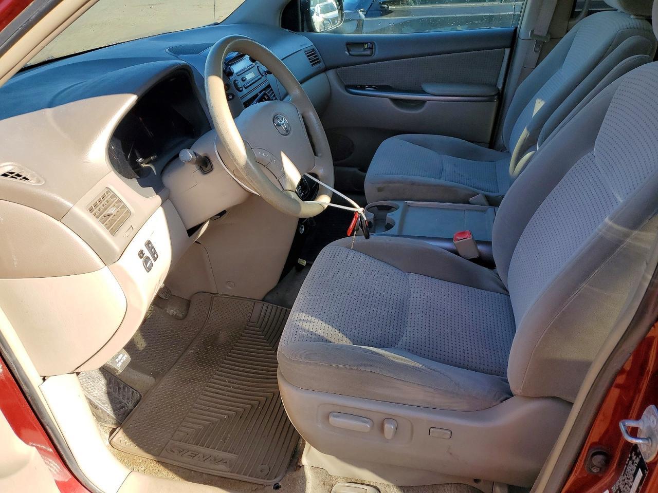 2006 TOYOTA SIENNA
