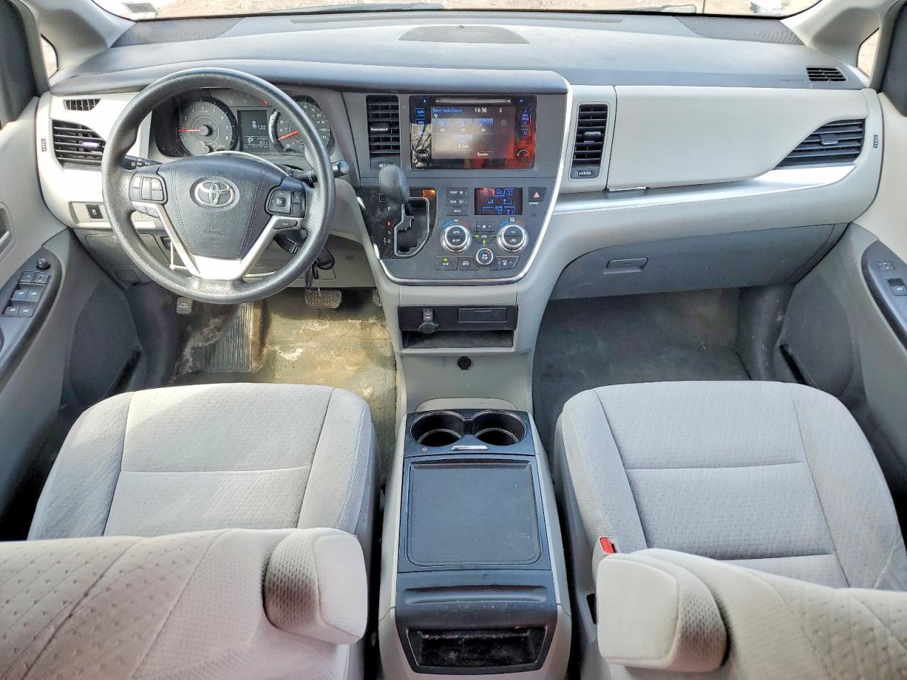 2015 TOYOTA SIENNA