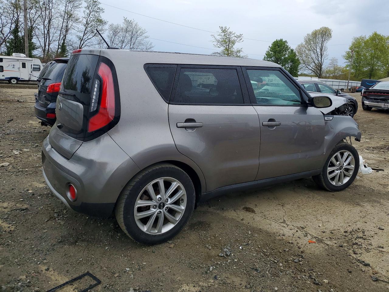 2017 KIA SOUL