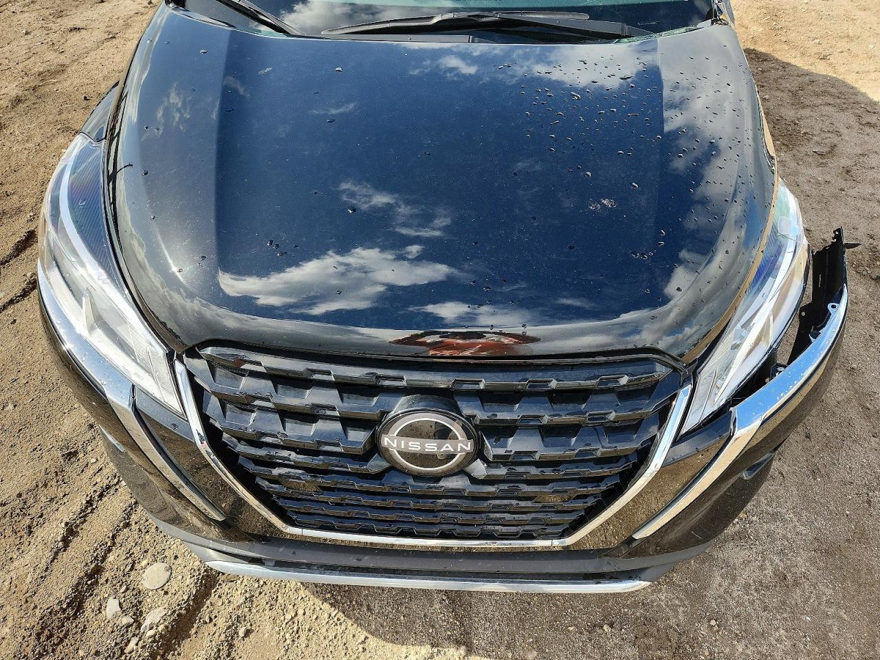 2024 NISSAN KICKS