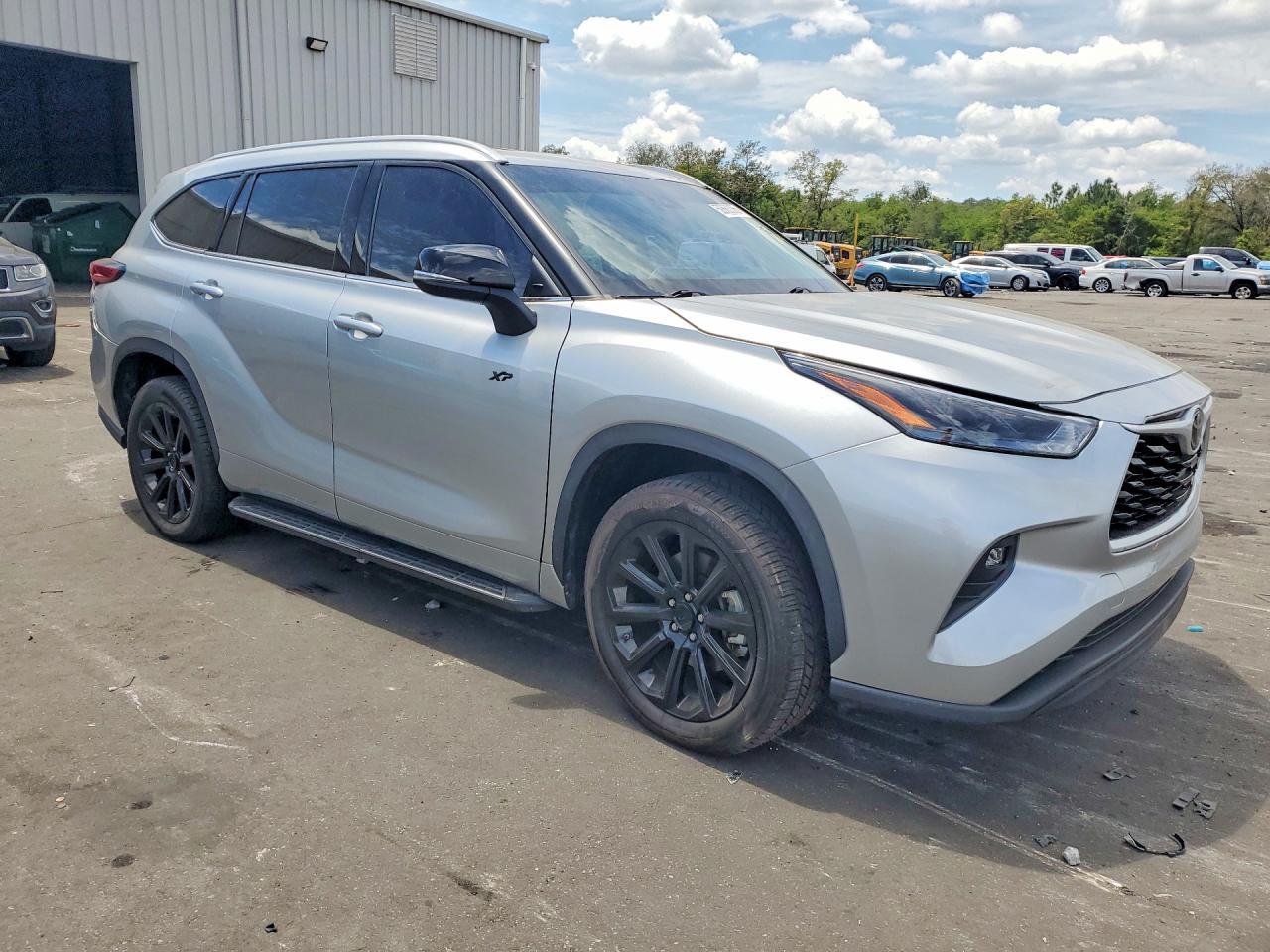 2022 TOYOTA HIGHLANDER