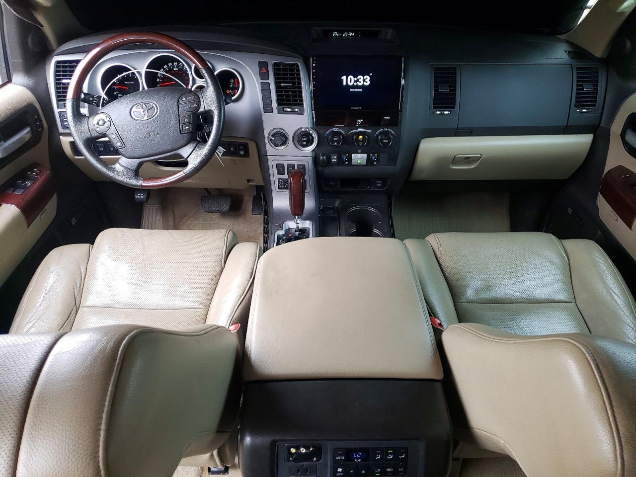 2011 TOYOTA Sequoia