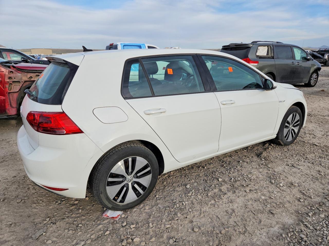 2016 VOLKSWAGEN e-Golf