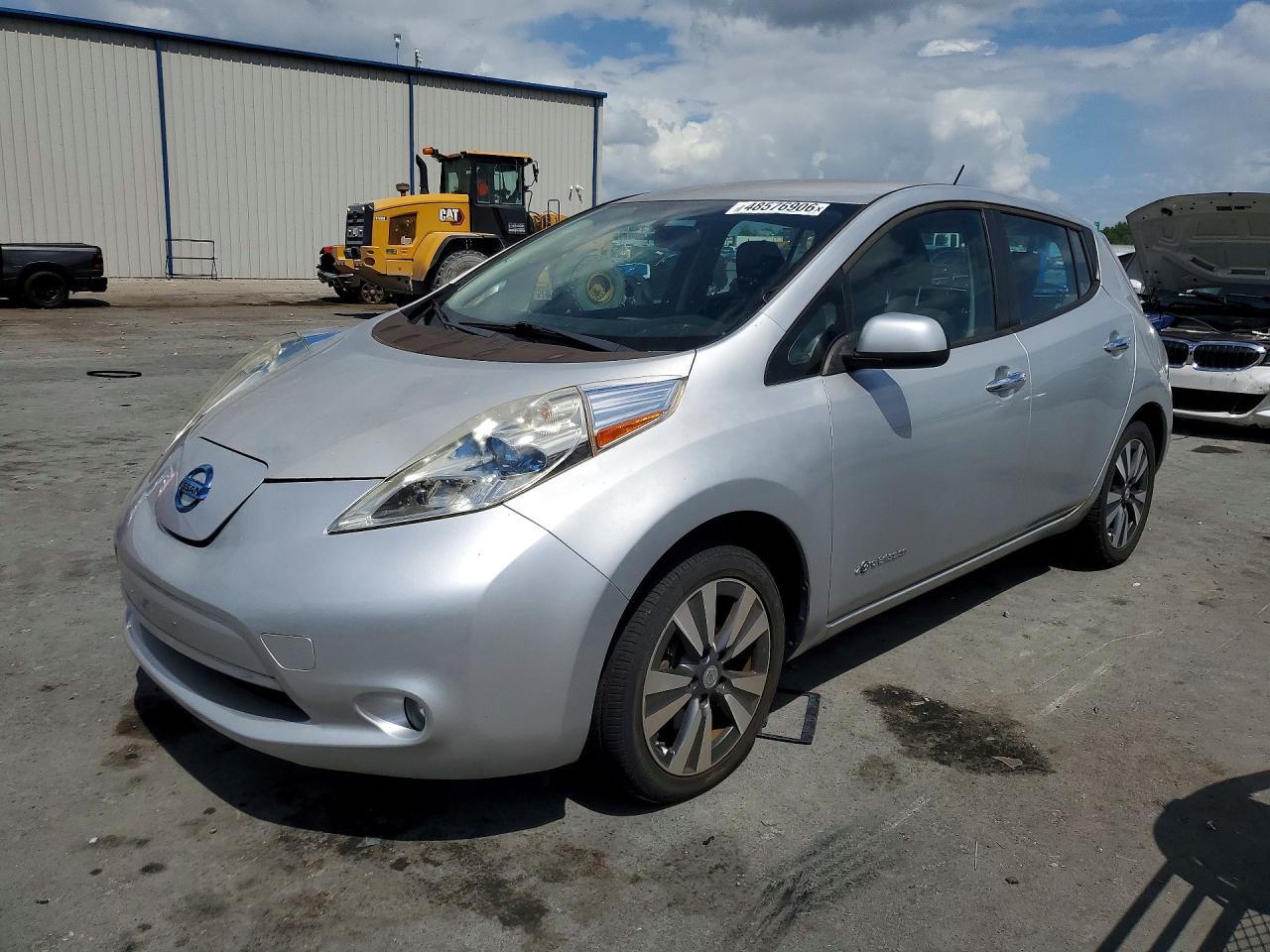2015 NISSAN LEAF