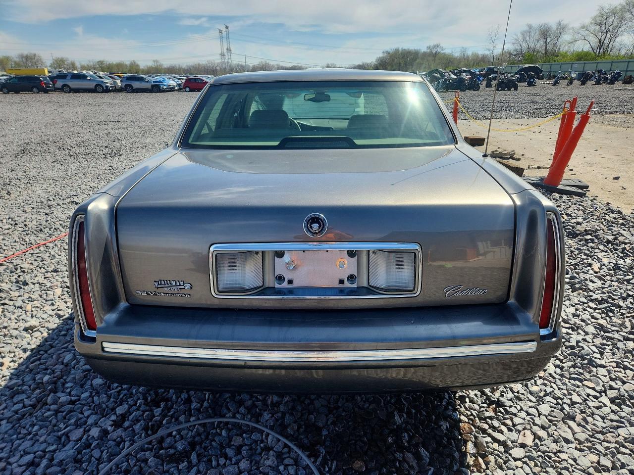 1999 CADILLAC Deville