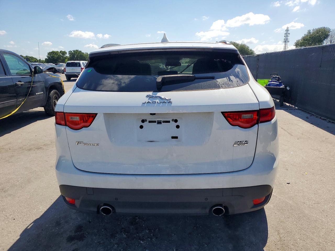 2017 JAGUAR F-Pace