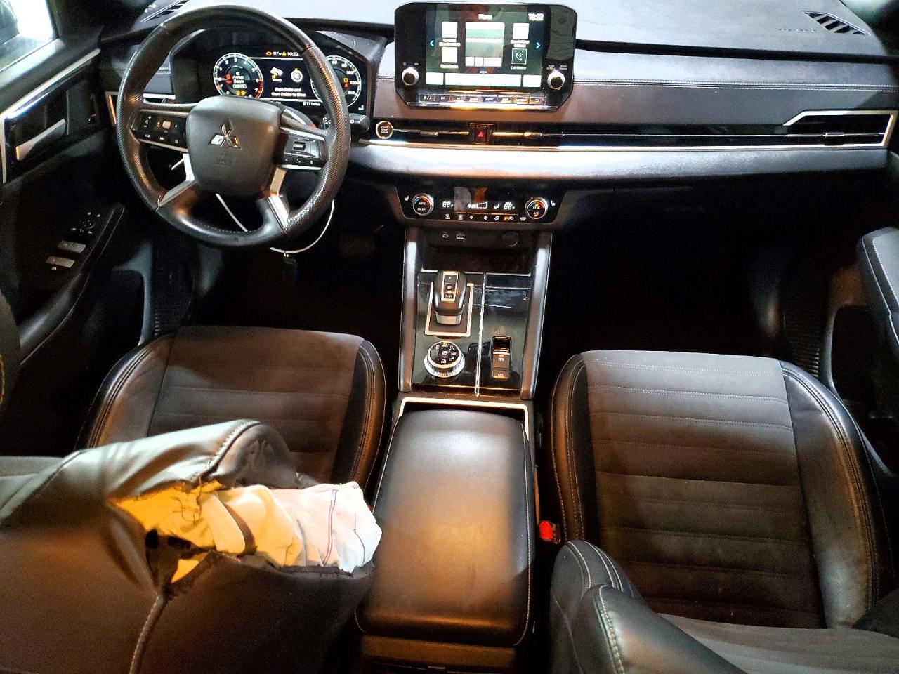 2023 MITSUBISHI outlander