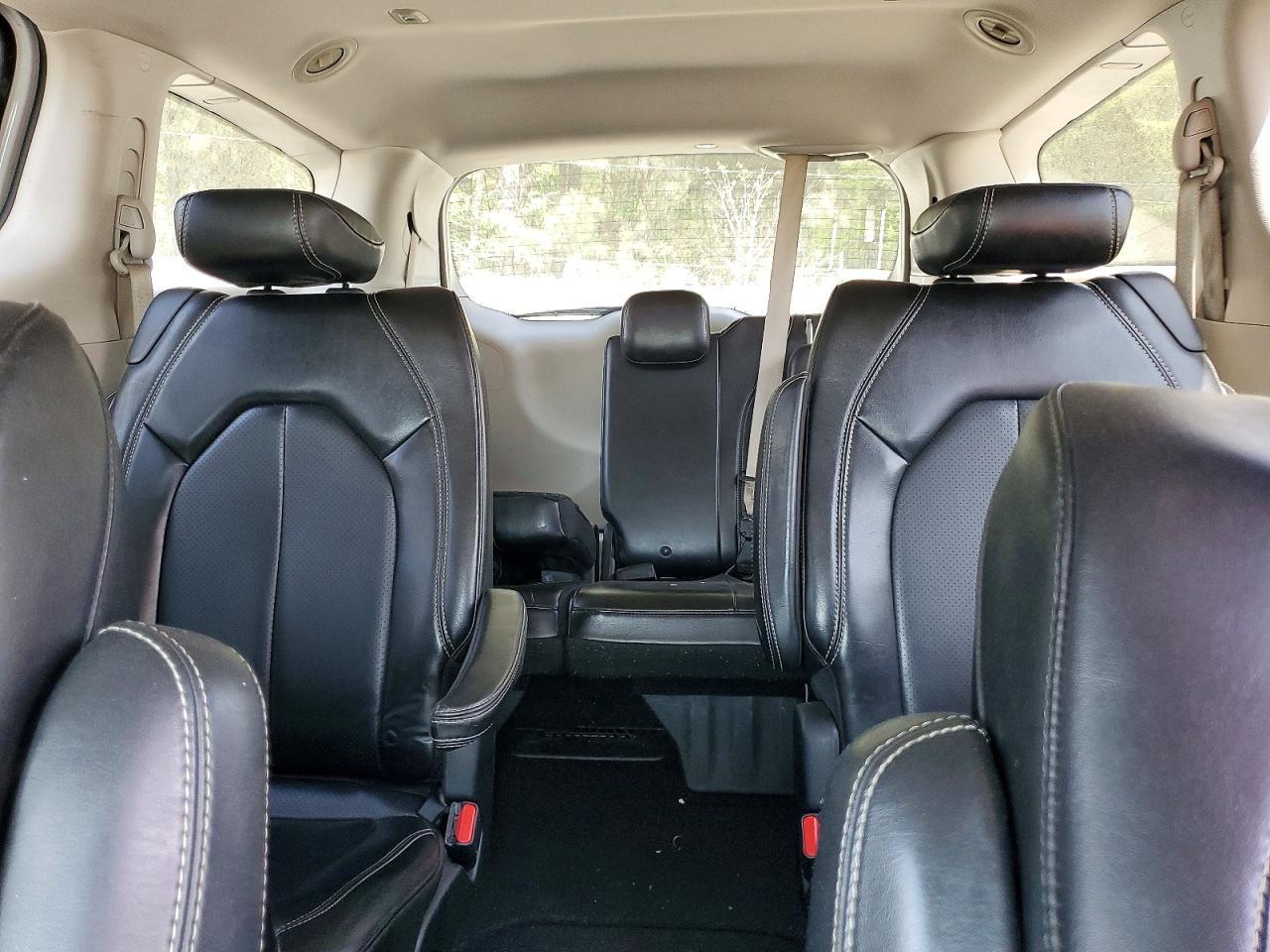 2020 CHRYSLER Voyager