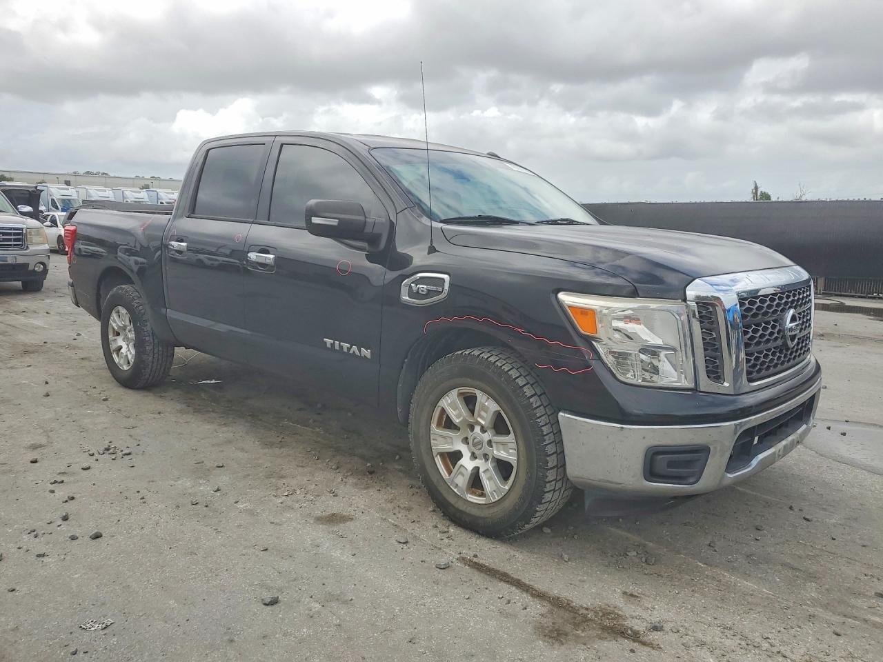 2017 NISSAN Titan