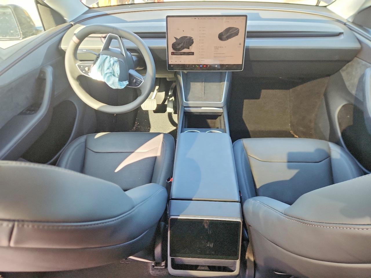 2026 TESLA MODEL Y
