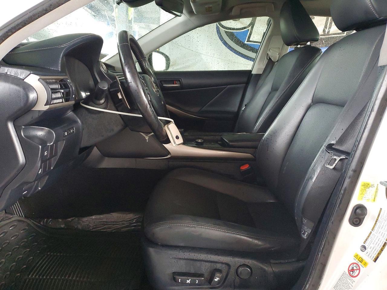 2018 LEXUS IS 300