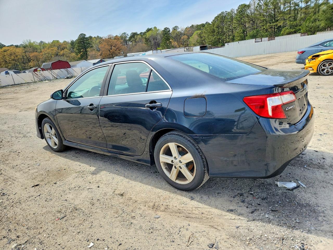 2014 TOYOTA CAMRY