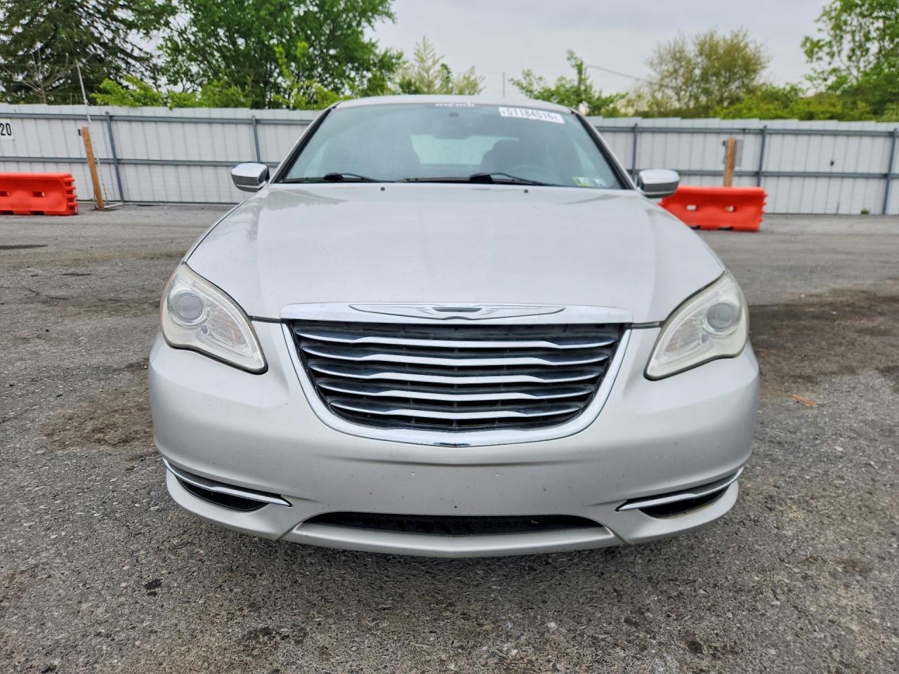 2011 CHRYSLER 200