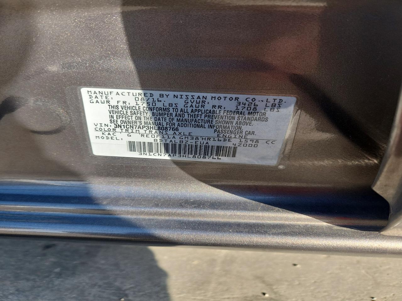 2017 NISSAN VERSA