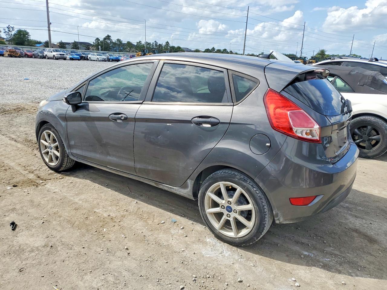 2015 FORD Fiesta