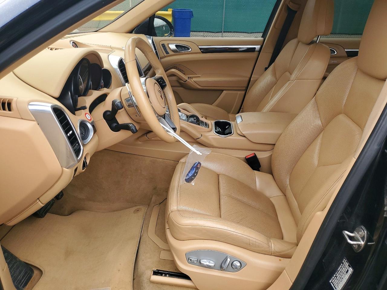2016 PORSCHE CAYENNE