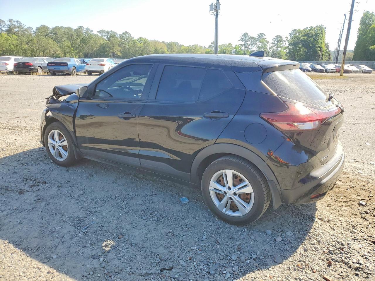 2022 NISSAN KICKS