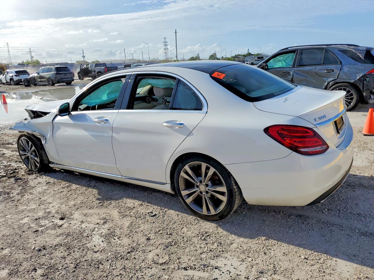 2016 MERCEDES-BENZ C-CLASS