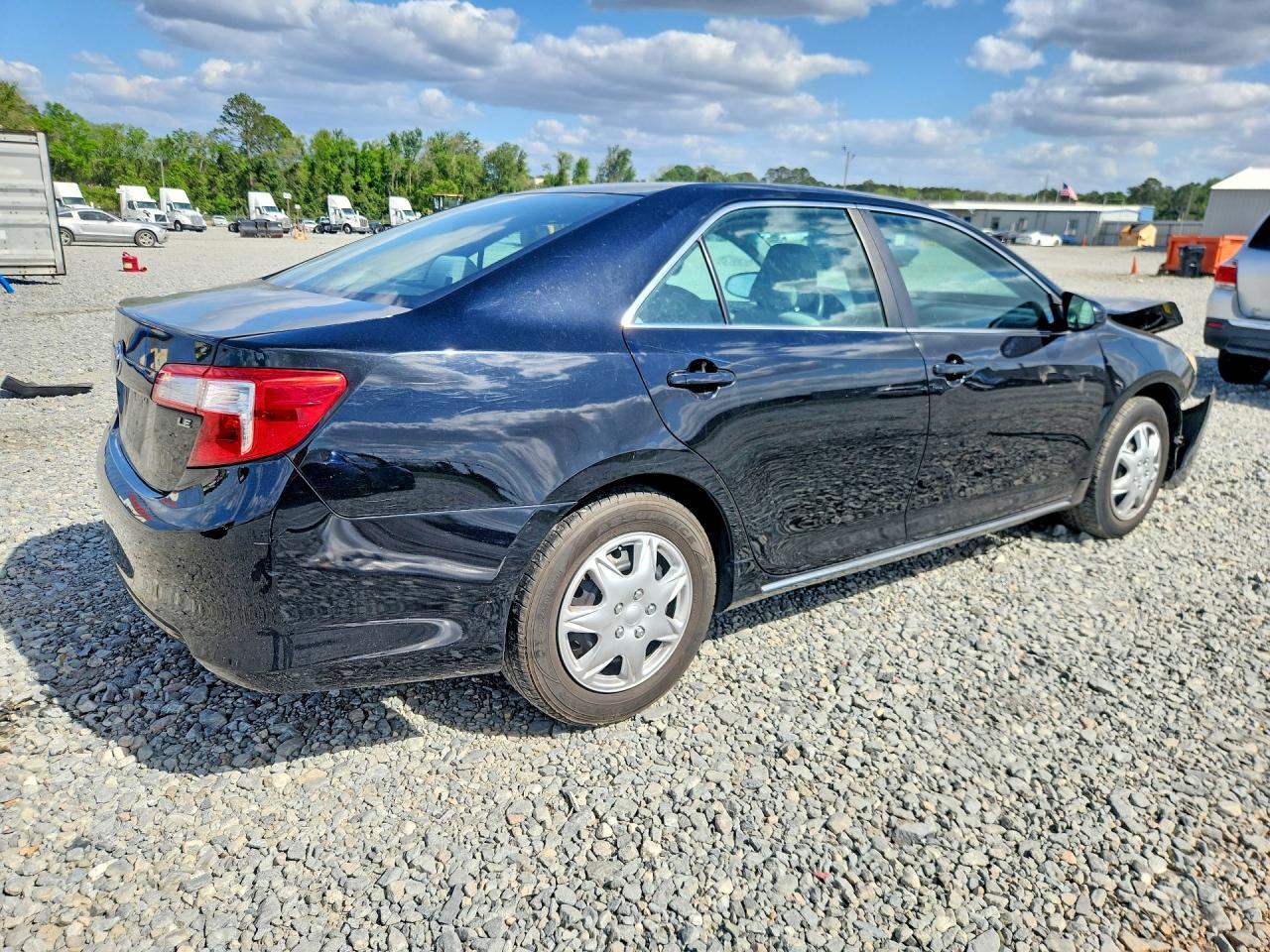 2014 TOYOTA CAMRY
