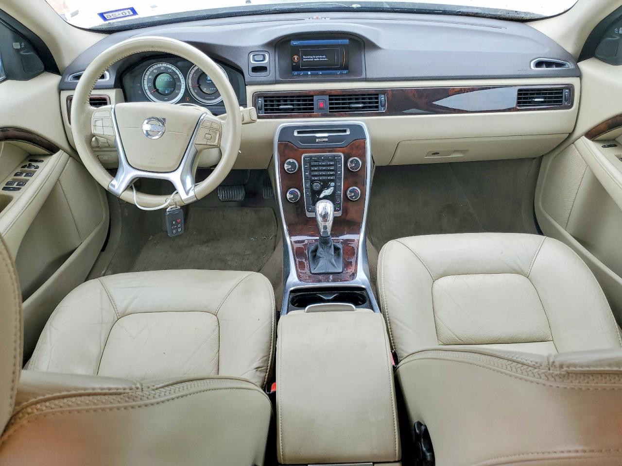 2013 VOLVO XC70