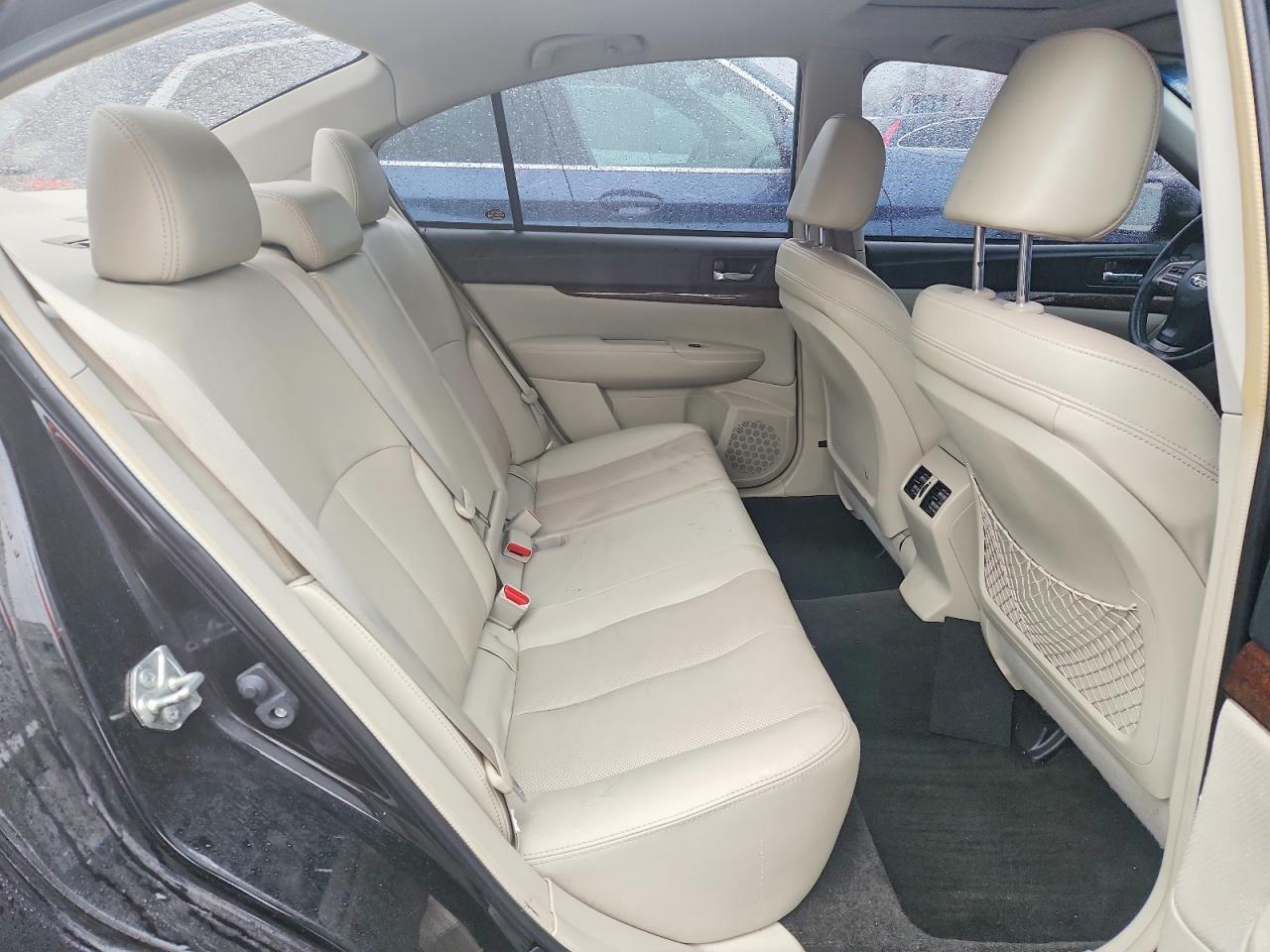 2014 SUBARU Legacy