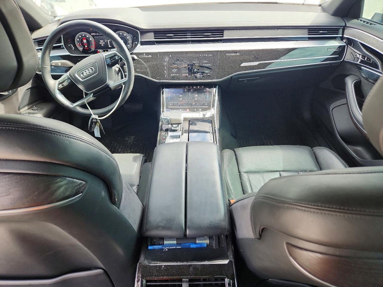 2022 AUDI A8