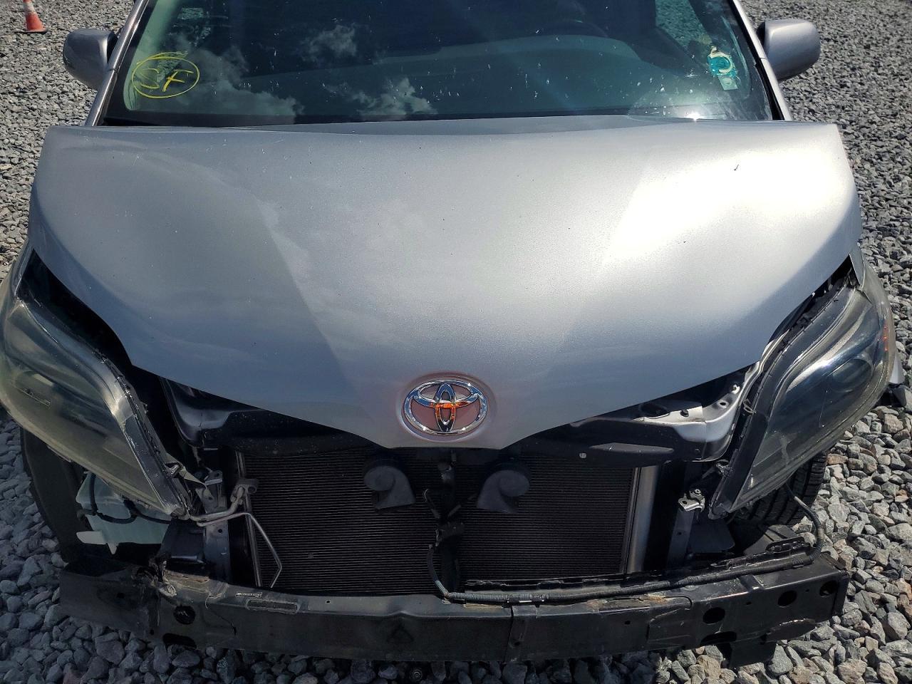 2015 TOYOTA SIENNA
