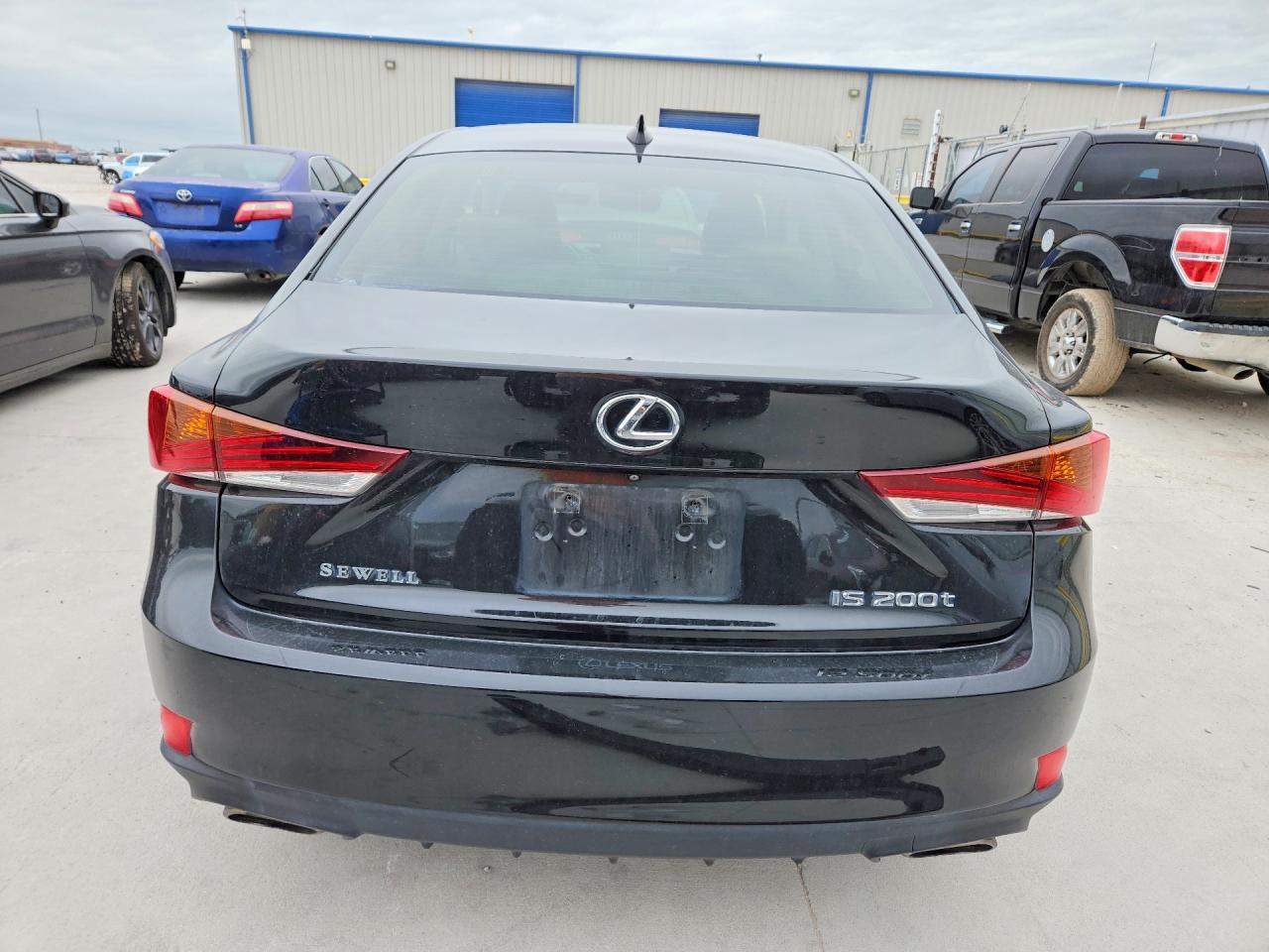 2017 LEXUS IS 200t