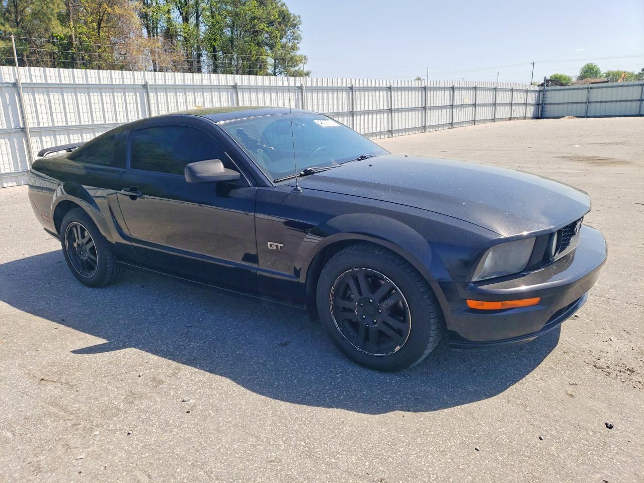 2005 FORD MUSTANG