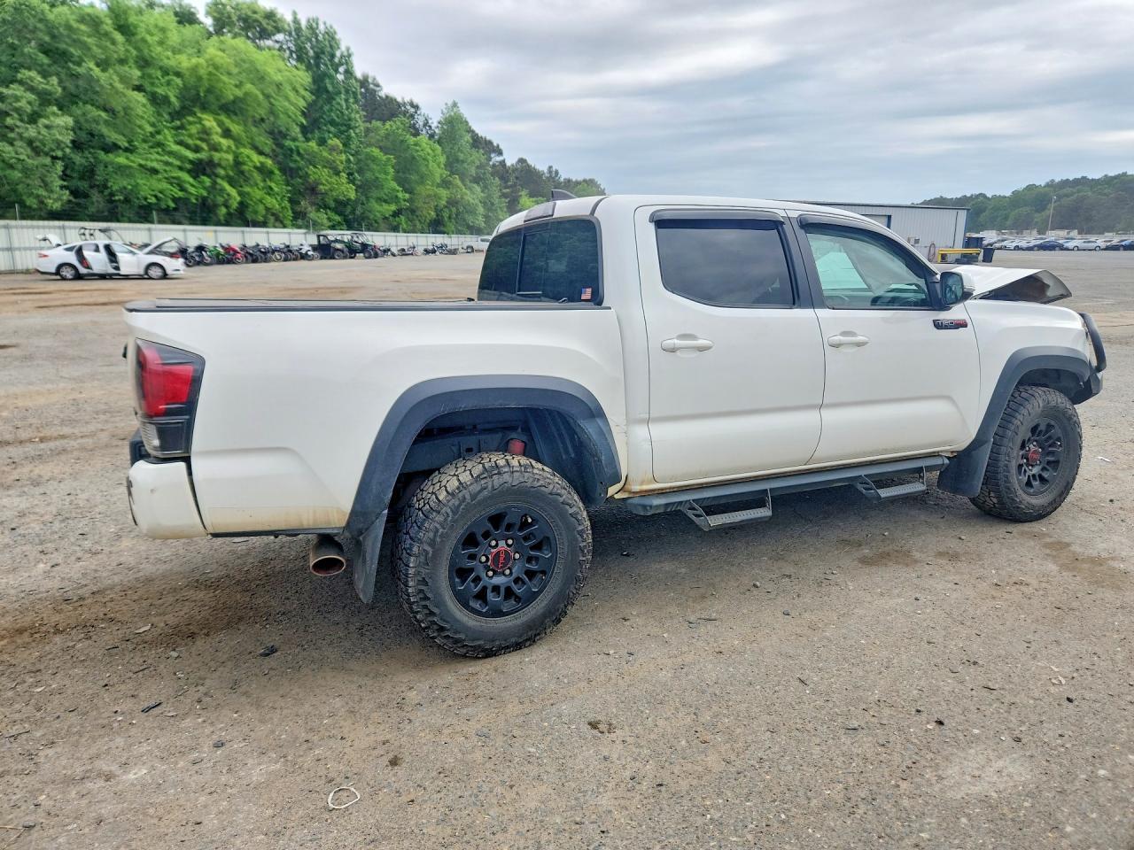 2017 TOYOTA TACOMA