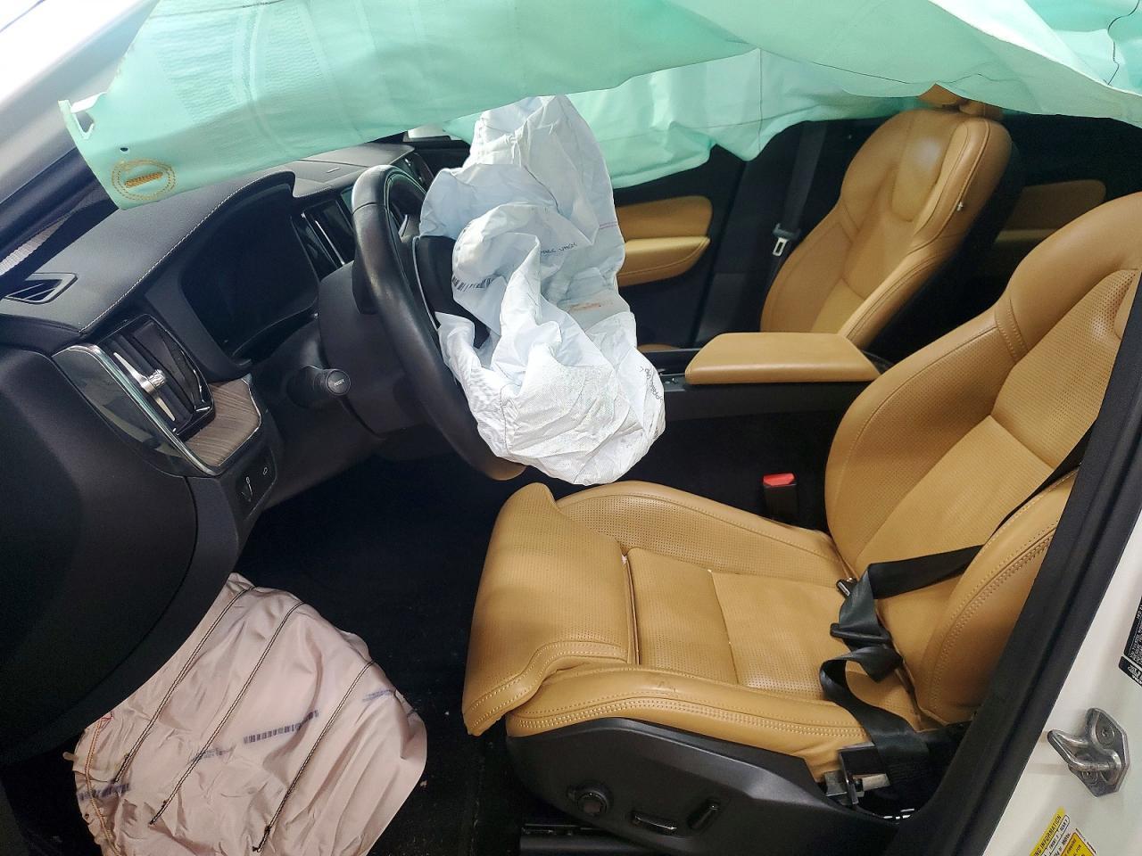 2021 VOLVO XC60