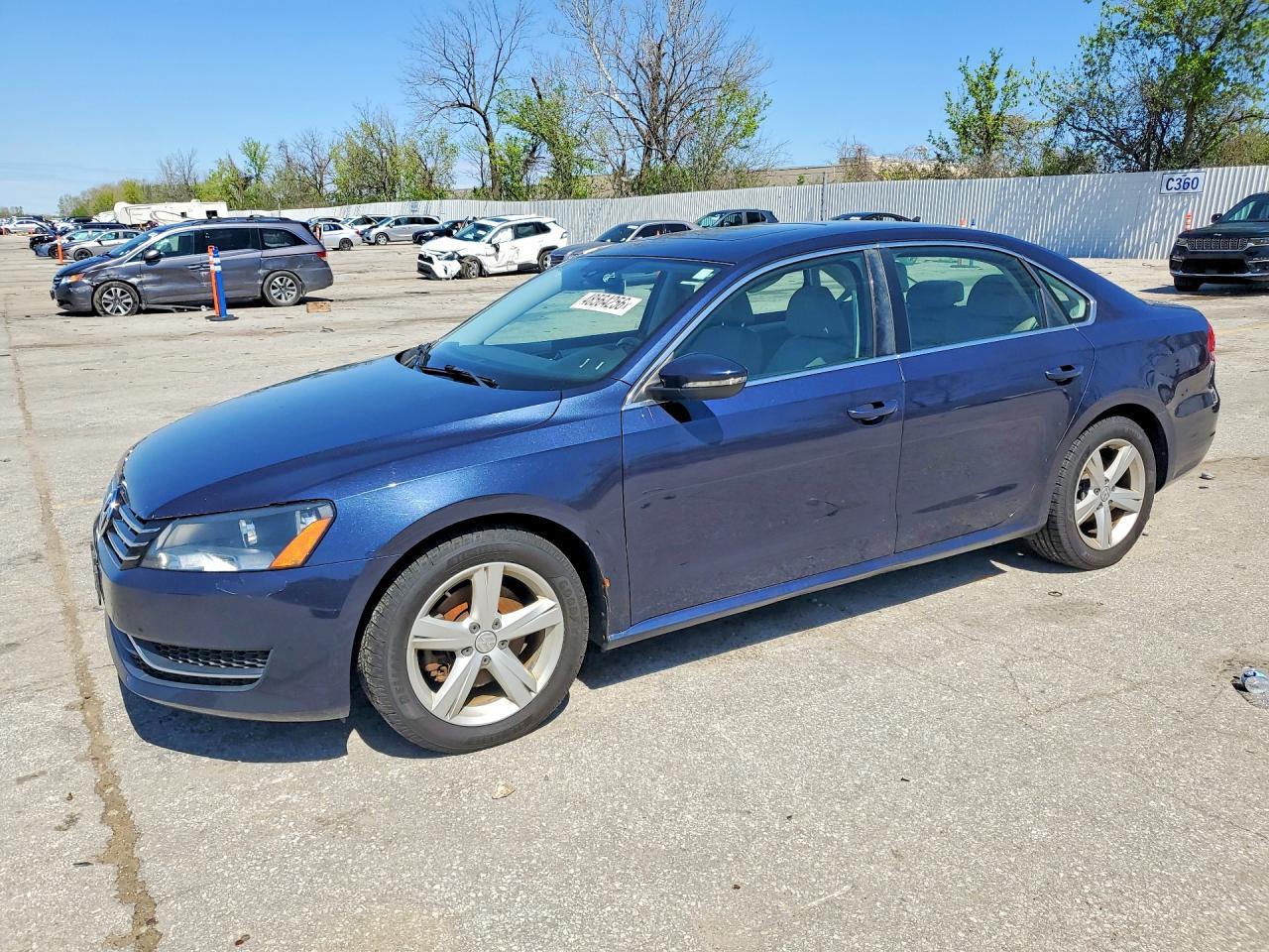2012 VOLKSWAGEN Passat