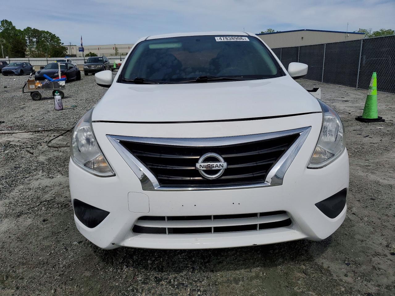 2016 NISSAN VERSA