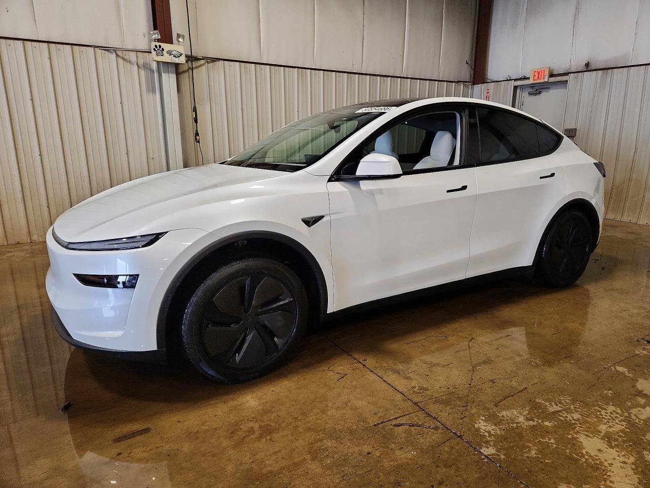 2026 TESLA MODEL Y