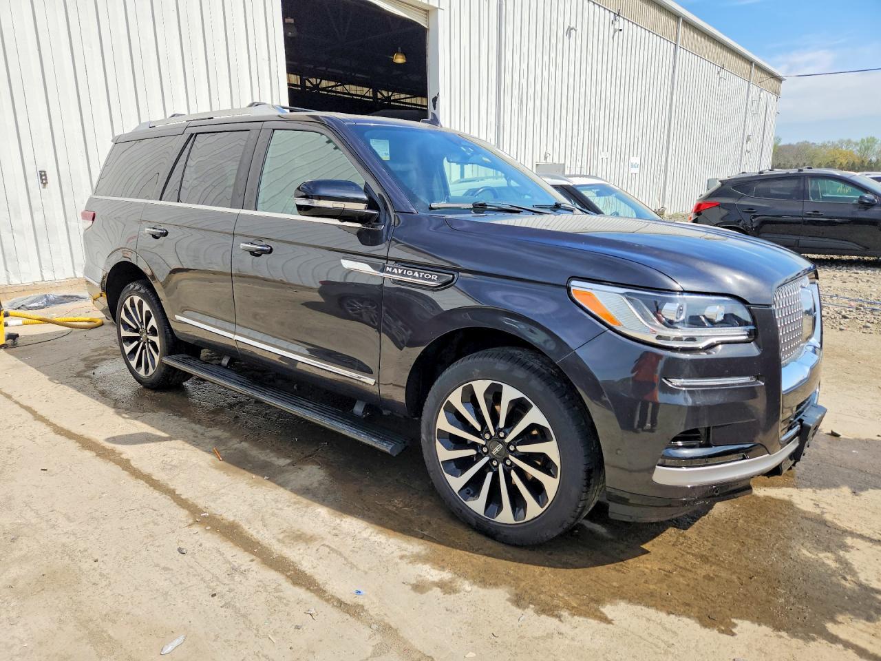 2022 LINCOLN Navigator