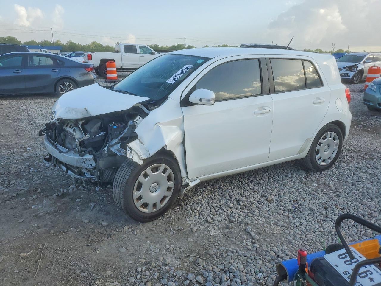 2010 SCION xD