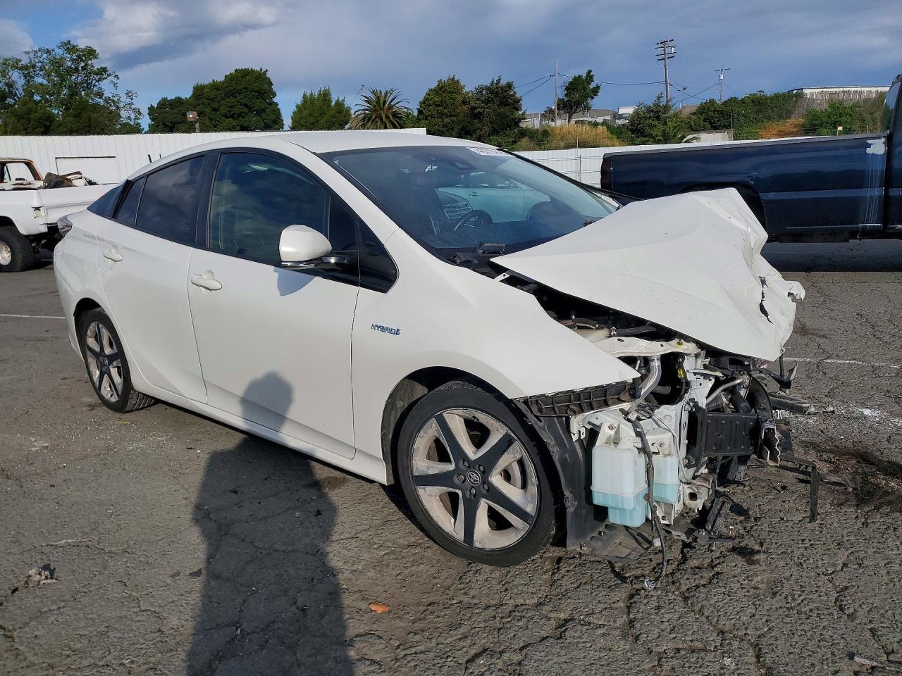 2016 TOYOTA PRIUS
